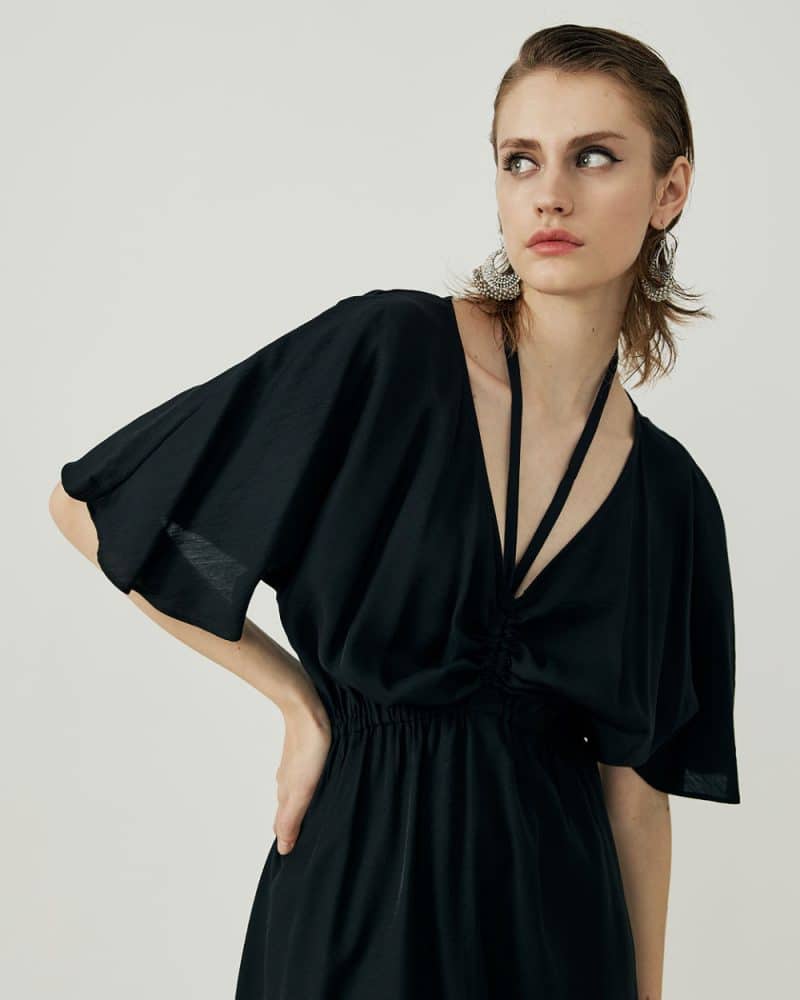 Φόρεμα με σούρα και λάστιχο black details